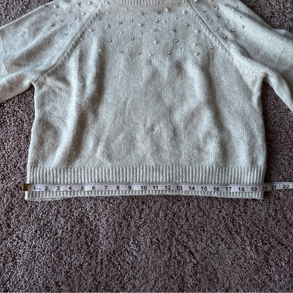 White Pearl sweater - Picture 4 of 5
